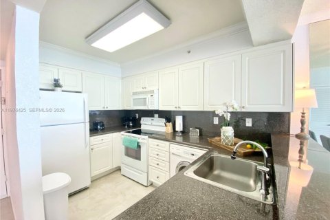 Снять в аренду кондоминиум в Холливуд, Флорида 51.1м2, № 2042867 - фото 9