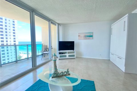 Снять в аренду кондоминиум в Холливуд, Флорида 51.1м2, № 2042867 - фото 21