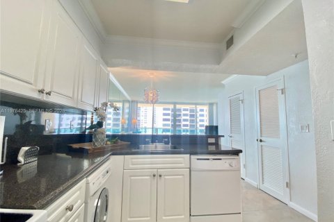 Снять в аренду кондоминиум в Холливуд, Флорида 51.1м2, № 2042867 - фото 11