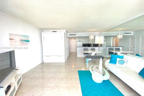 Снять в аренду кондоминиум в Холливуд, Флорида 51.1м2, № 2042867 - фото 19