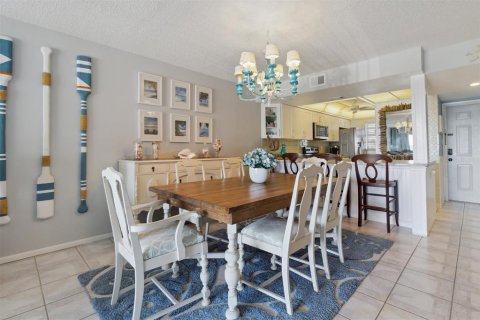 Condo in Cocoa Beach, Florida, 3 bedrooms  № 1849805 - photo 5