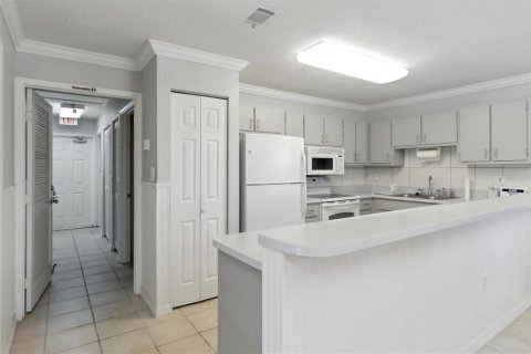 Condo in Cocoa Beach, Florida, 3 bedrooms  № 1849805 - photo 25
