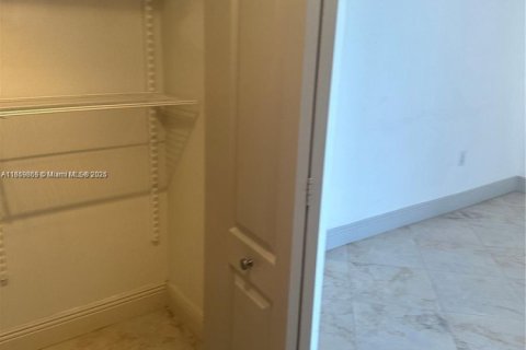 Condominio en venta en Miami, Florida, 1 dormitorio, 70.61 m2 № 1889955 - foto 17