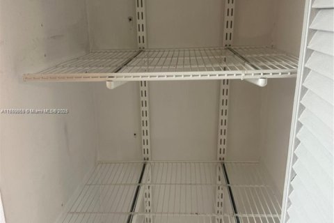 Condominio en venta en Miami, Florida, 1 dormitorio, 70.61 m2 № 1889955 - foto 8