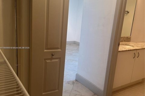 Condominio en venta en Miami, Florida, 1 dormitorio, 70.61 m2 № 1889955 - foto 13