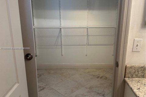 Condominio en venta en Miami, Florida, 1 dormitorio, 70.61 m2 № 1889955 - foto 15