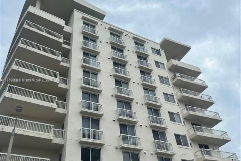 Condominio en venta en Miami, Florida, 1 dormitorio, 70.61 m2 № 1889955 - foto 30