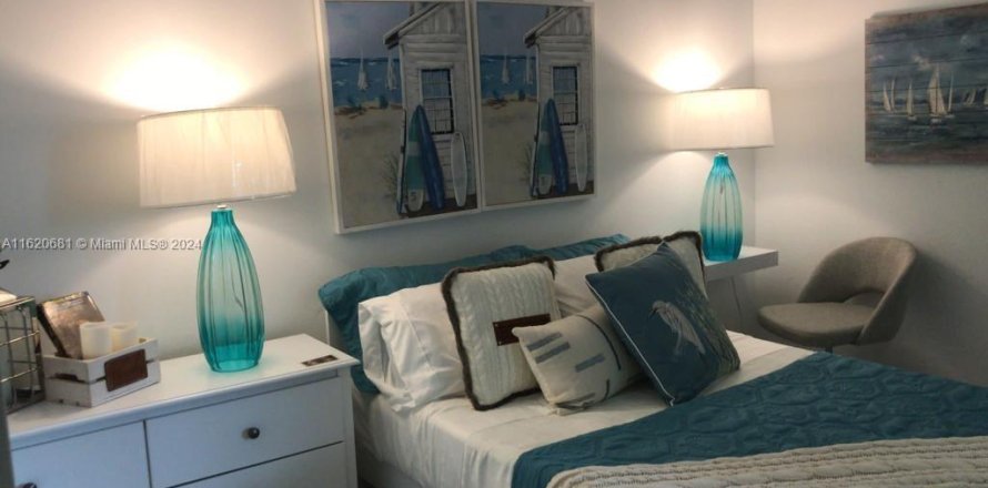 Condo in Ave Maria, Florida, 2 bedrooms № 1241761