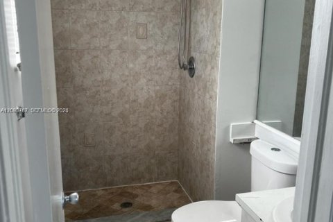 House in North Lauderdale, Florida 4 bedrooms, 124.02 sq.m. № 2381776 - photo 13