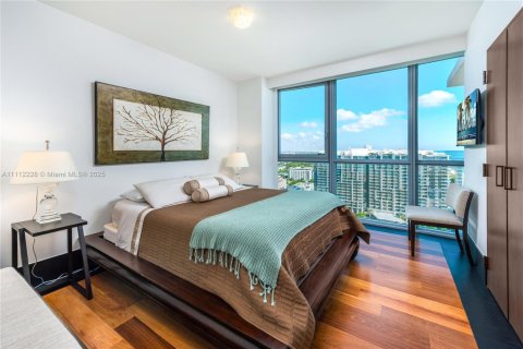 Condo in Miami Beach, Florida, 2 bedrooms  № 2022965 - photo 12