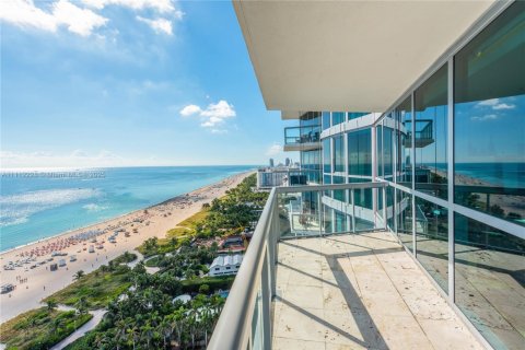 Condo in Miami Beach, Florida, 2 bedrooms  № 2022965 - photo 28