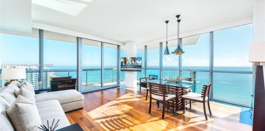 Condo in Miami Beach, Florida, 2 bedrooms  № 2022965