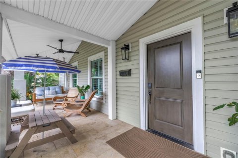 House in Saint Petersburg, Florida 4 bedrooms, 275.46 sq.m. № 1866385 - photo 4