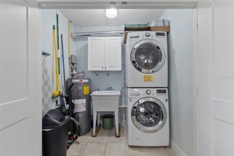 Casa en venta en Sarasota, Florida, 3 dormitorios, 247.21 m2 № 1918668 - foto 28