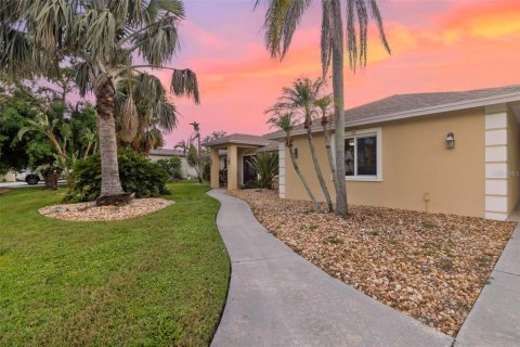 Casa en venta en Sarasota, Florida, 3 dormitorios, 247.21 m2 № 1918668 - foto 3