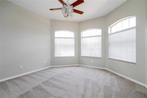 Villa ou maison à louer à New Port Richey, Floride: 4 chambres, 248.14 m2 № 1853915 - photo 3