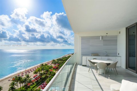 Condo à Sunny Isles Beach, Floride, 4 chambres  № 2080206