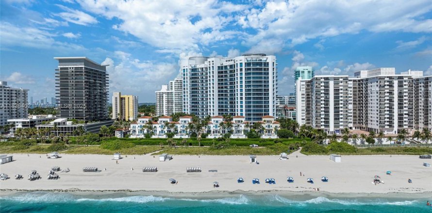 Condominio en Miami Beach, Florida, 4 dormitorios  № 1830990