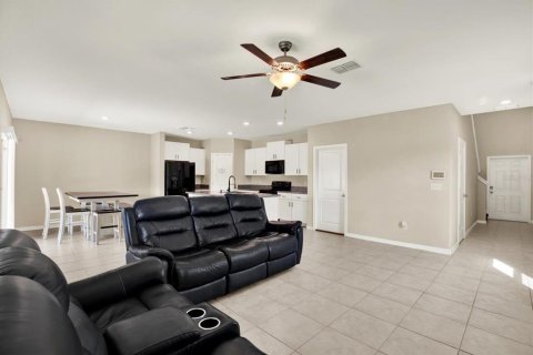 House in Wimauma, Florida 4 bedrooms, 177.81 sq.m. № 1690088 - photo 5