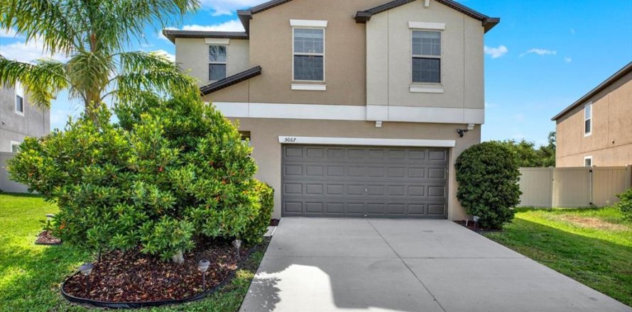 House in Wimauma, Florida 4 bedrooms, 177.81 sq.m. № 1690088