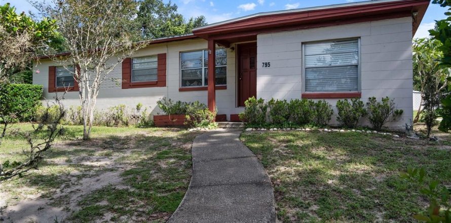 Casa en Altamonte Springs, Florida 3 dormitorios, 105.91 m2 № 1875758