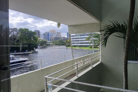 Copropriété à vendre à Fort Lauderdale, Floride: 2 chambres, 78.97 m2 № 1963486 - photo 24
