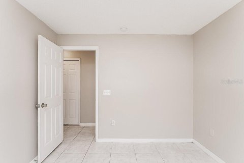 Casa en alquiler en Orlando, Florida, 4 dormitorios, 136.66 m2 № 1903328 - foto 11