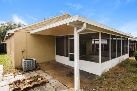 Casa en alquiler en Orlando, Florida, 4 dormitorios, 136.66 m2 № 1903328 - foto 16