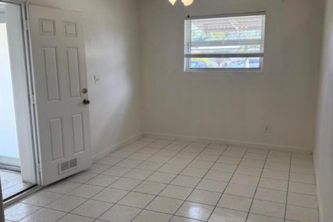 Casa en alquiler en Pembroke Pines, Florida, 3 dormitorios, 120.31 m2 № 2085846 - foto 12