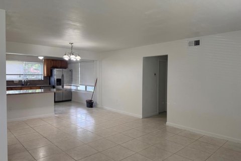 Casa en alquiler en Pembroke Pines, Florida, 3 dormitorios, 120.31 m2 № 2085846 - foto 9