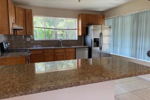 Casa en alquiler en Pembroke Pines, Florida, 3 dormitorios, 120.31 m2 № 2085846 - foto 2