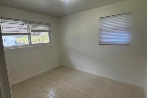 Casa en alquiler en Pembroke Pines, Florida, 3 dormitorios, 120.31 m2 № 2085846 - foto 14
