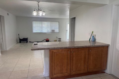Casa en alquiler en Pembroke Pines, Florida, 3 dormitorios, 120.31 m2 № 2085846 - foto 7