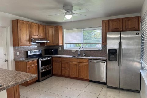 Casa en alquiler en Pembroke Pines, Florida, 3 dormitorios, 120.31 m2 № 2085846 - foto 6