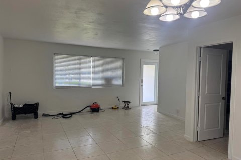 Casa en alquiler en Pembroke Pines, Florida, 3 dormitorios, 120.31 m2 № 2085846 - foto 8