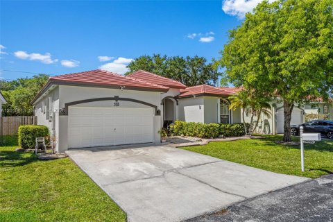House in Homestead, Florida 4 bedrooms, 191.38 sq.m. № 2074677 - photo 2