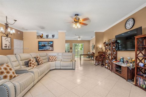 House in Homestead, Florida 4 bedrooms, 191.38 sq.m. № 2074677 - photo 5