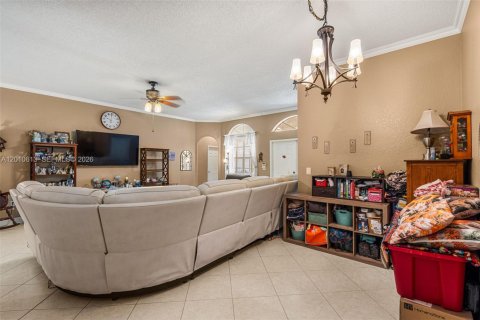 House in Homestead, Florida 4 bedrooms, 191.38 sq.m. № 2074677 - photo 10