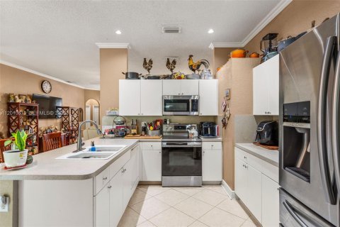 House in Homestead, Florida 4 bedrooms, 191.38 sq.m. № 2074677 - photo 18