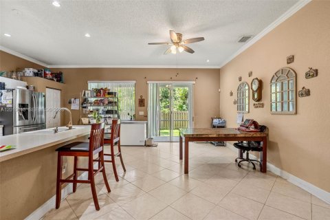 House in Homestead, Florida 4 bedrooms, 191.38 sq.m. № 2074677 - photo 12