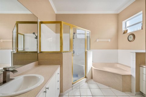 House in Homestead, Florida 4 bedrooms, 191.38 sq.m. № 2074677 - photo 25