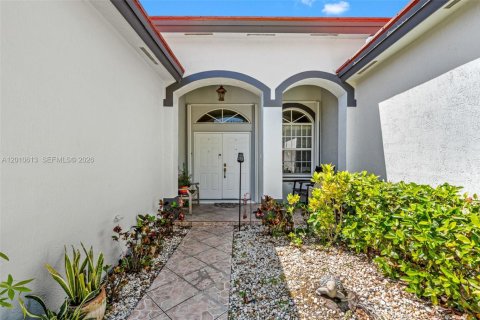 House in Homestead, Florida 4 bedrooms, 191.38 sq.m. № 2074677 - photo 4