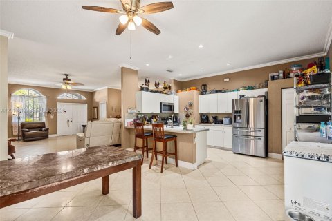 House in Homestead, Florida 4 bedrooms, 191.38 sq.m. № 2074677 - photo 14