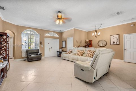 House in Homestead, Florida 4 bedrooms, 191.38 sq.m. № 2074677 - photo 7