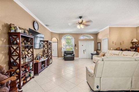 House in Homestead, Florida 4 bedrooms, 191.38 sq.m. № 2074677 - photo 8