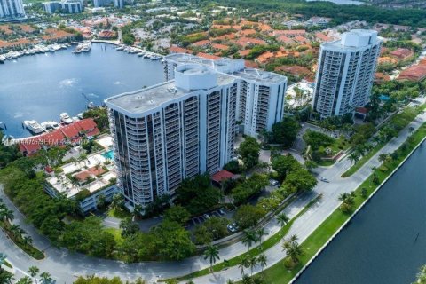 Condo in Aventura, Florida, 2 bedrooms  № 2253651 - photo 3