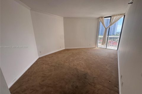 Condo in Aventura, Florida, 2 bedrooms  № 2253651 - photo 24