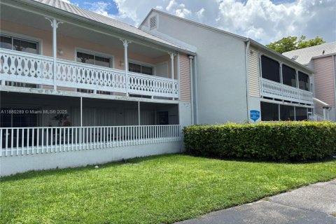 Copropriété à louer à Miami, Floride: 2 chambres, 112.6 m2 № 1981658 - photo 1