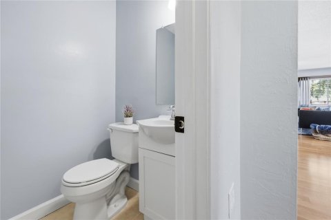 Townhouse in Gainesville, Florida 3 bedrooms, 109.25 sq.m. № 2102601 - photo 8
