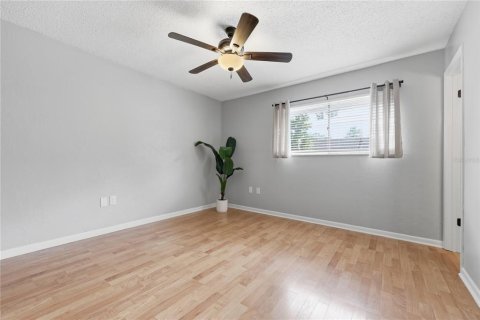 Townhouse in Gainesville, Florida 3 bedrooms, 109.25 sq.m. № 2102601 - photo 13